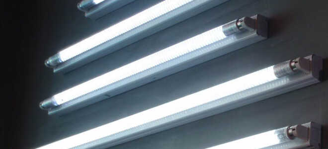 Как переделать светильник дневного света в светодиодный — 2 легких способа.